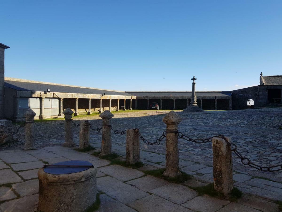 Hospederia Del Santuario De La Pena De Francia Hotel El Cabaco Exterior photo